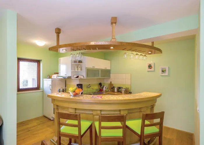 Holiday home Gorgeous In With Kitchen