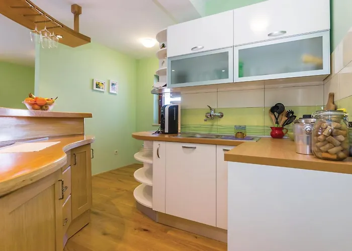 Gorgeous In With Kitchen