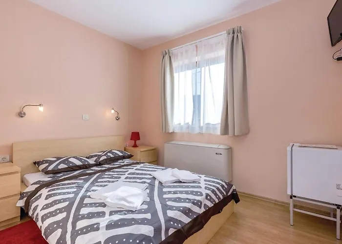 Gorgeous In With Kitchen Holiday home *