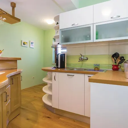 Gorgeous In With Kitchen